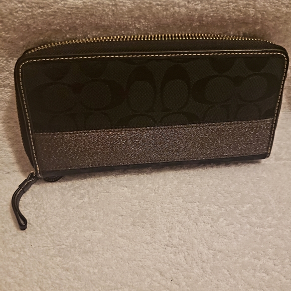 Coach Handbags - Coach Wallet
